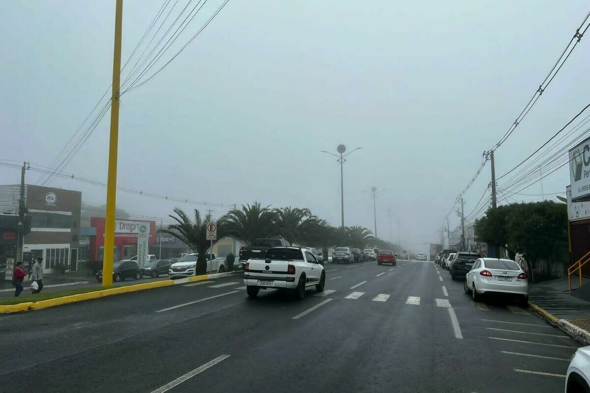 Imagem de compartilhamento para o artigo Frente fria derruba temperaturas e leva chuva intensa a Costa Rica e Chapadão do Sul da MS Todo dia
